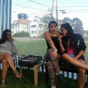 Meet your Posher, Launica